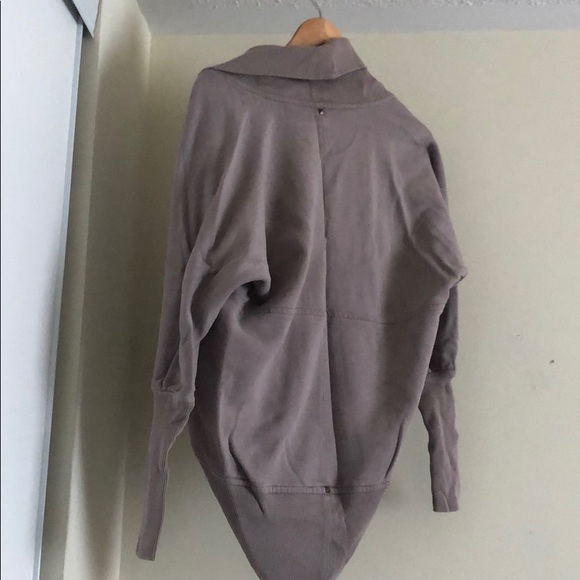 Wilfred Sweater Shrug in Black and Light Taupe - Picture 5 of 7